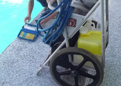 Pool Cleaning Service (3)